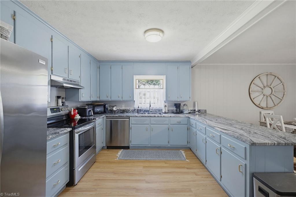 422 Patrick Street Property Photo 20
