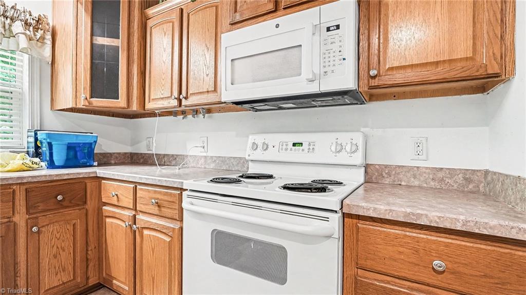226 Greystone Drive Property Photo 3