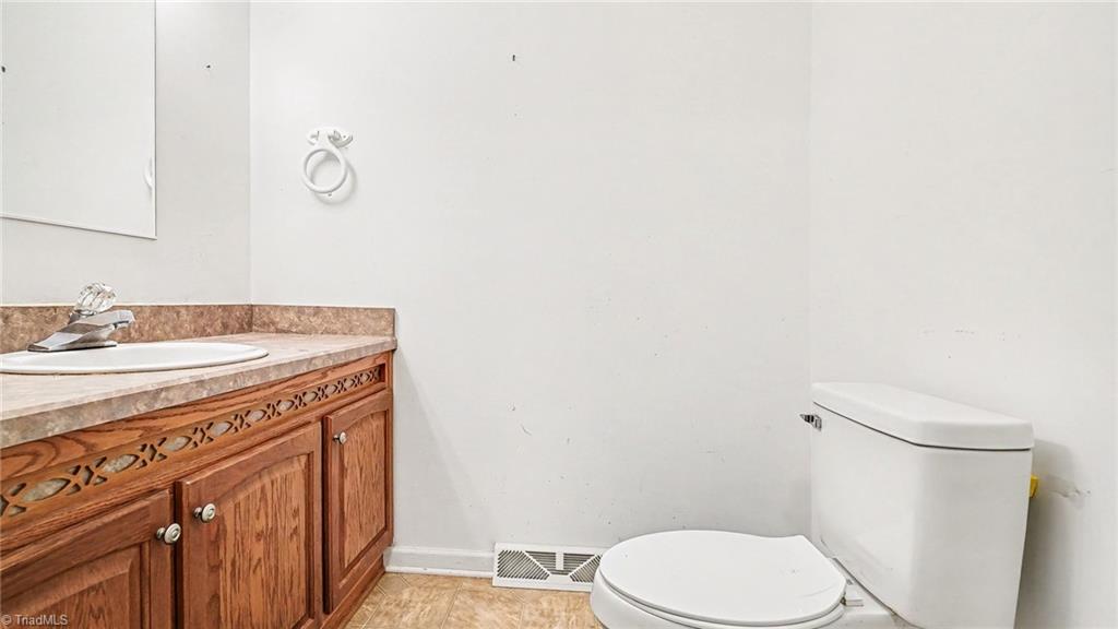 226 Greystone Drive Property Photo 17
