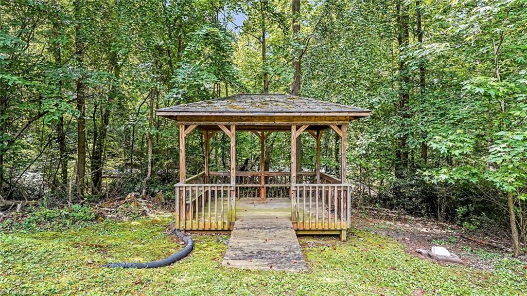 226 Greystone Drive Property Photo 28