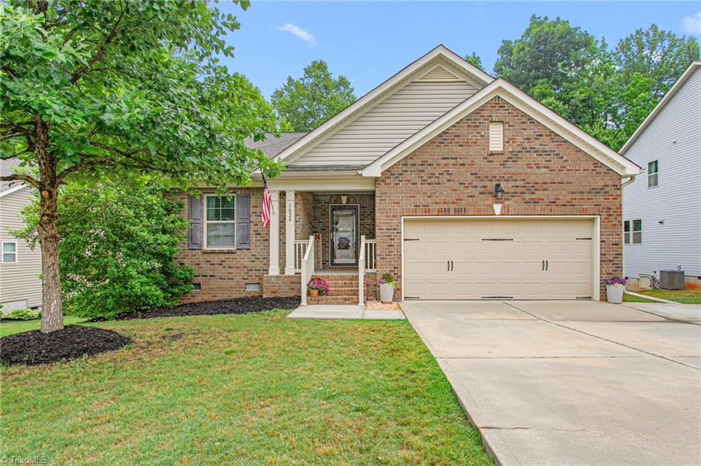 1028 Longleaf Pine Place Property Photo 1