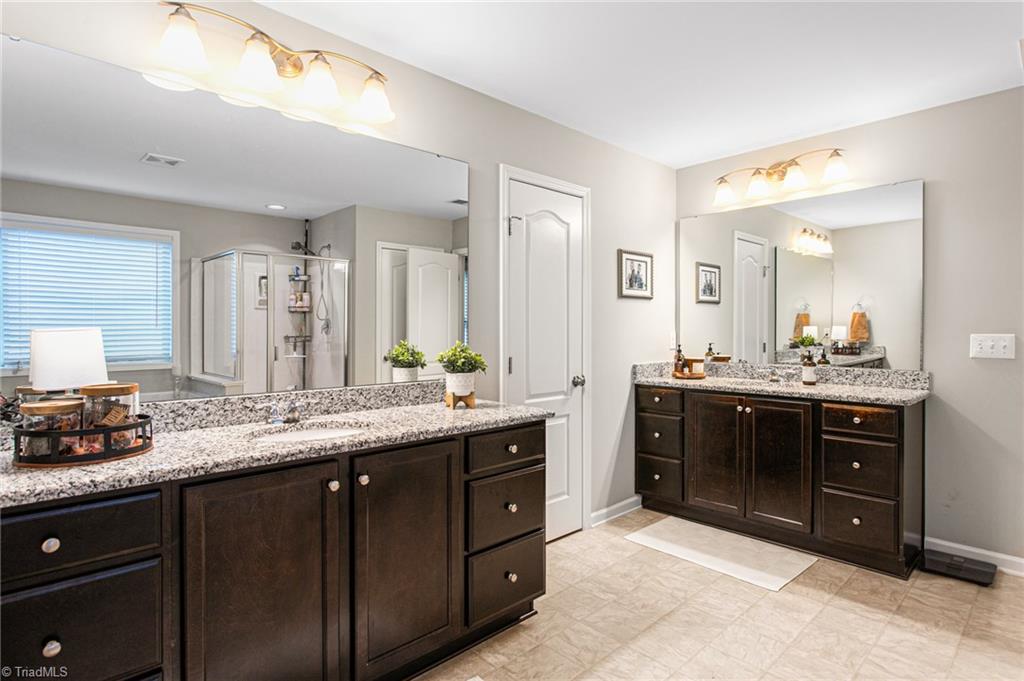 1028 Longleaf Pine Place Property Photo 18