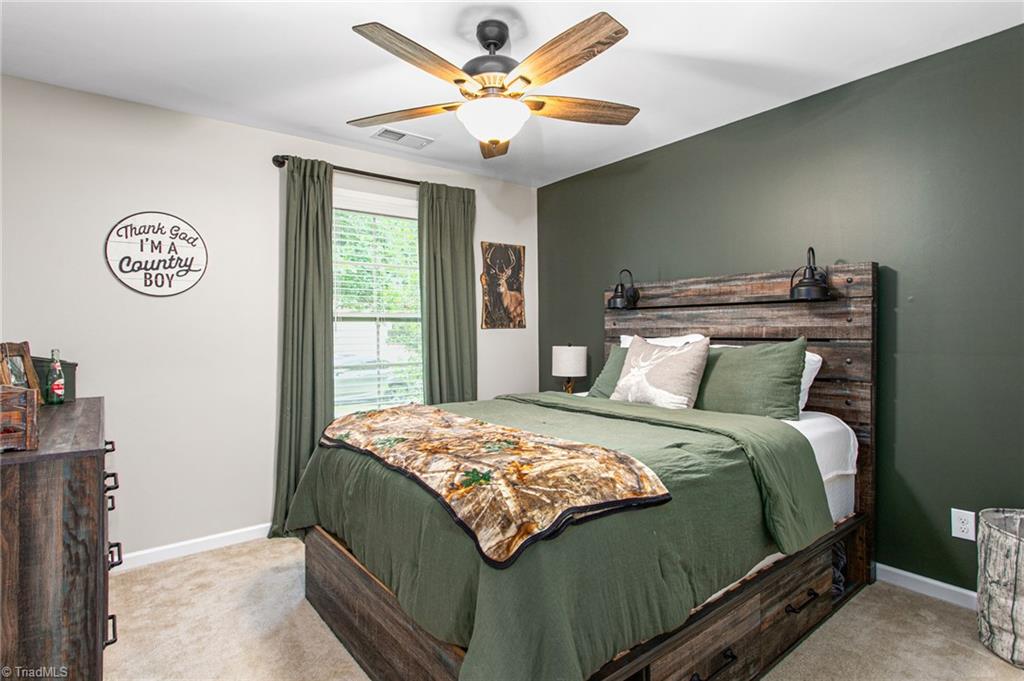 1028 Longleaf Pine Place Property Photo 20