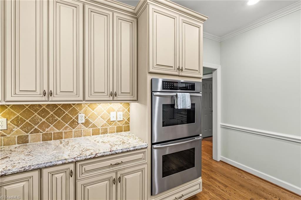 1700 Farnsworth Court Property Photo 16