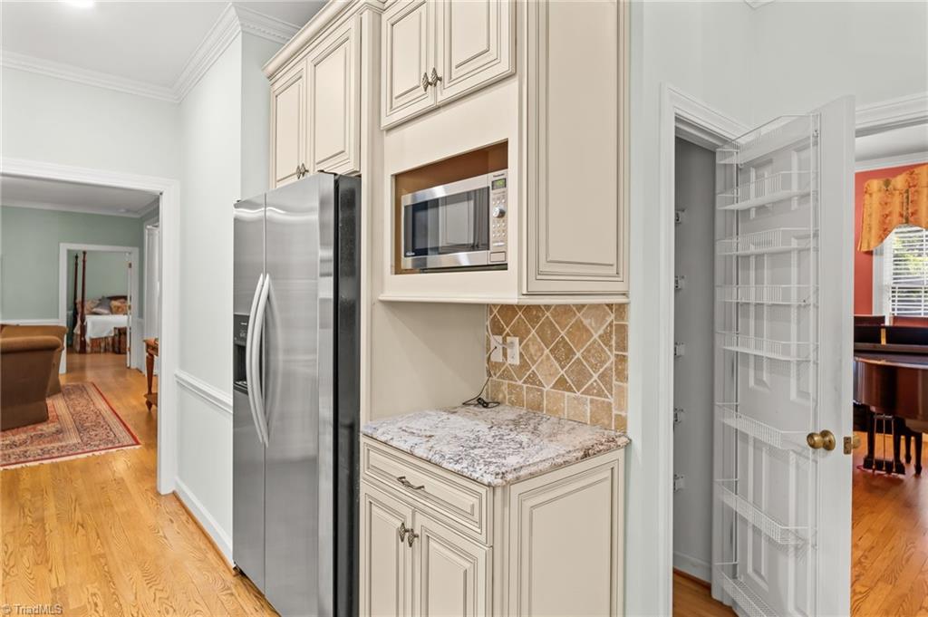 1700 Farnsworth Court Property Photo 17