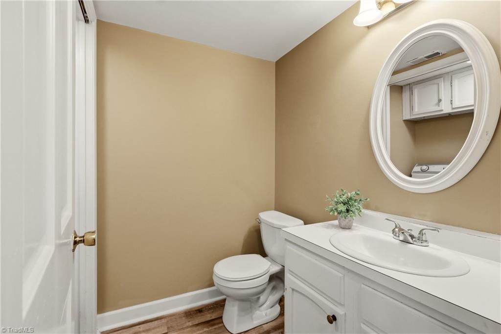 3204 Regents Park Lane Property Photo 14