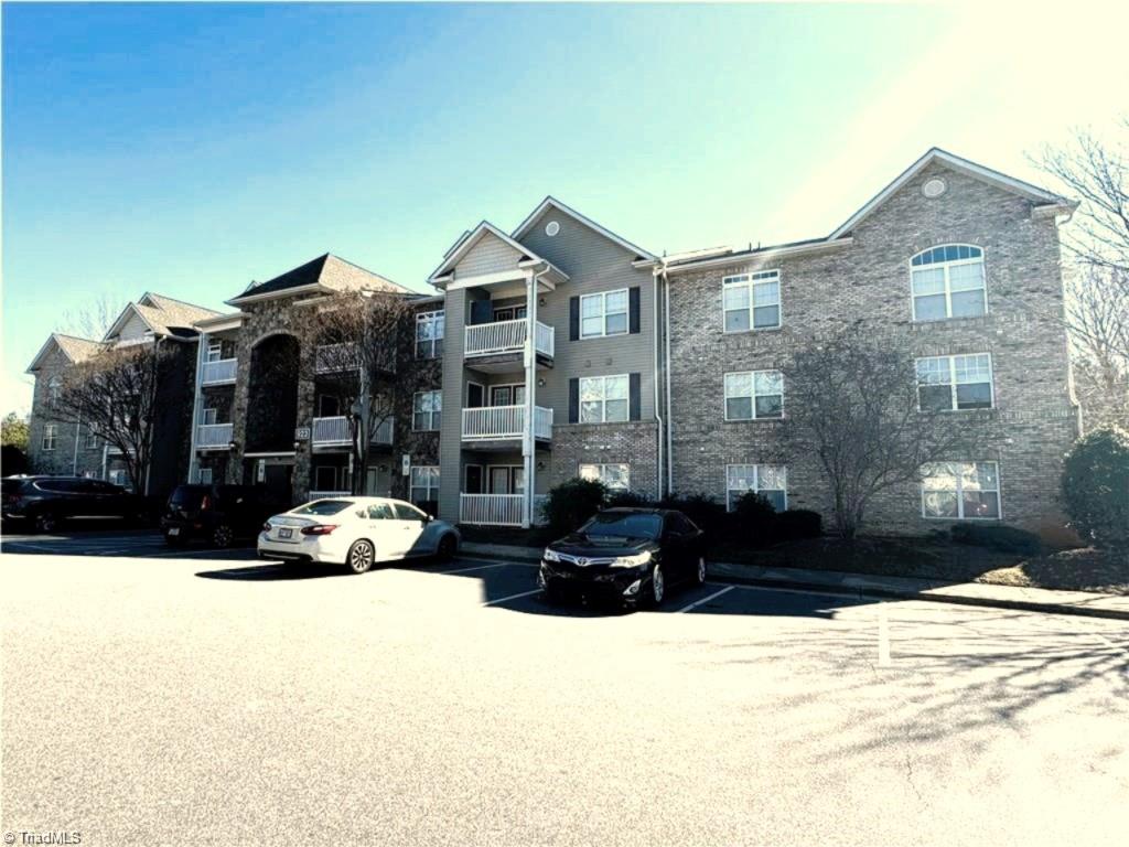 923 Windcastle Lane # 105 Property Photo 1