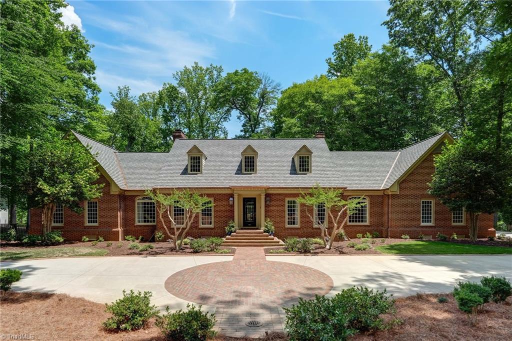 2706 Lake Forest Drive Property Photo 1