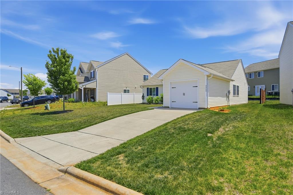 3904 Bissett Way Property Photo 3