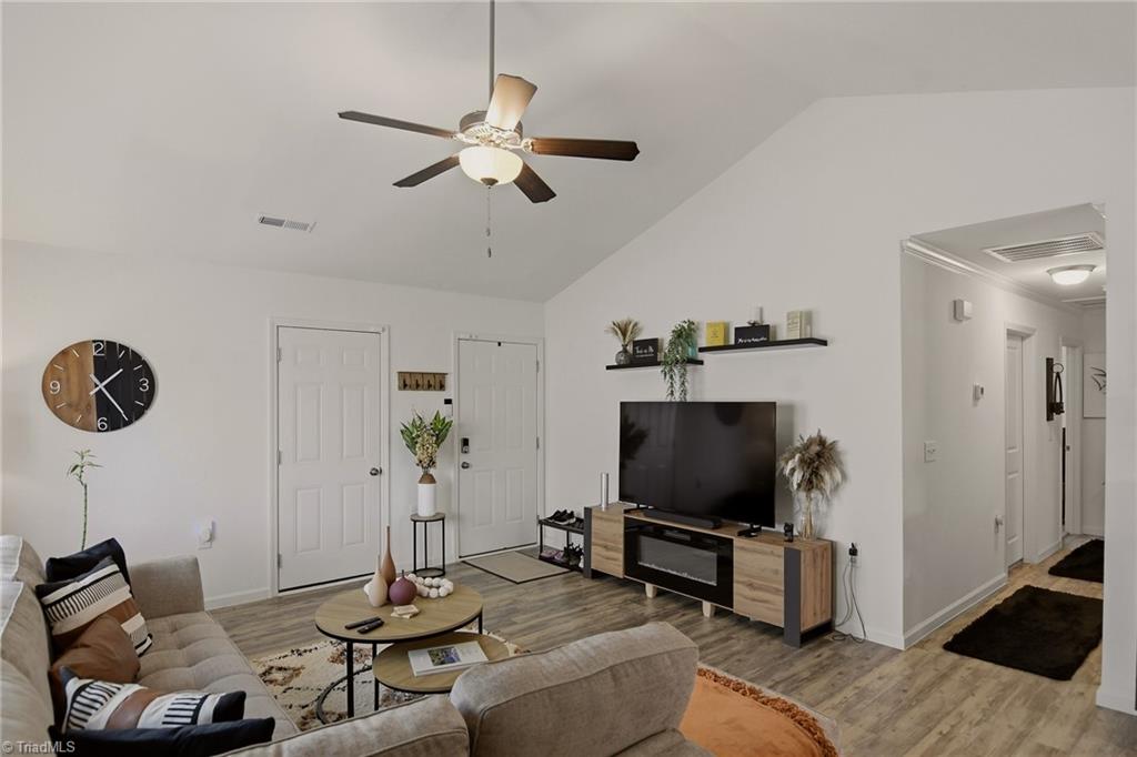 3904 Bissett Way Property Photo 5