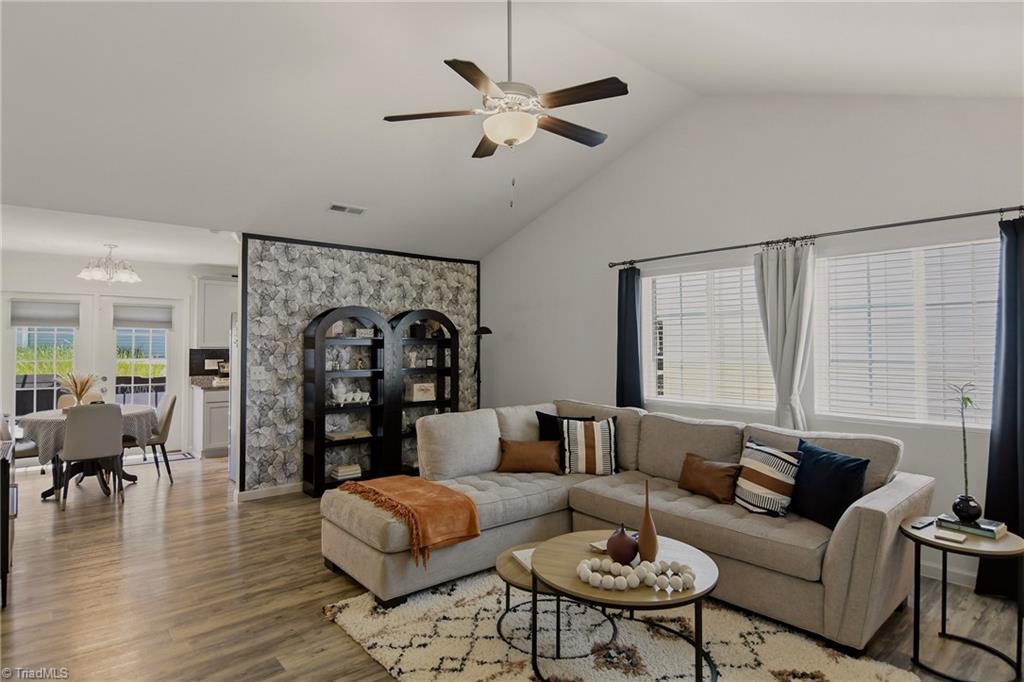 3904 Bissett Way Property Photo 7
