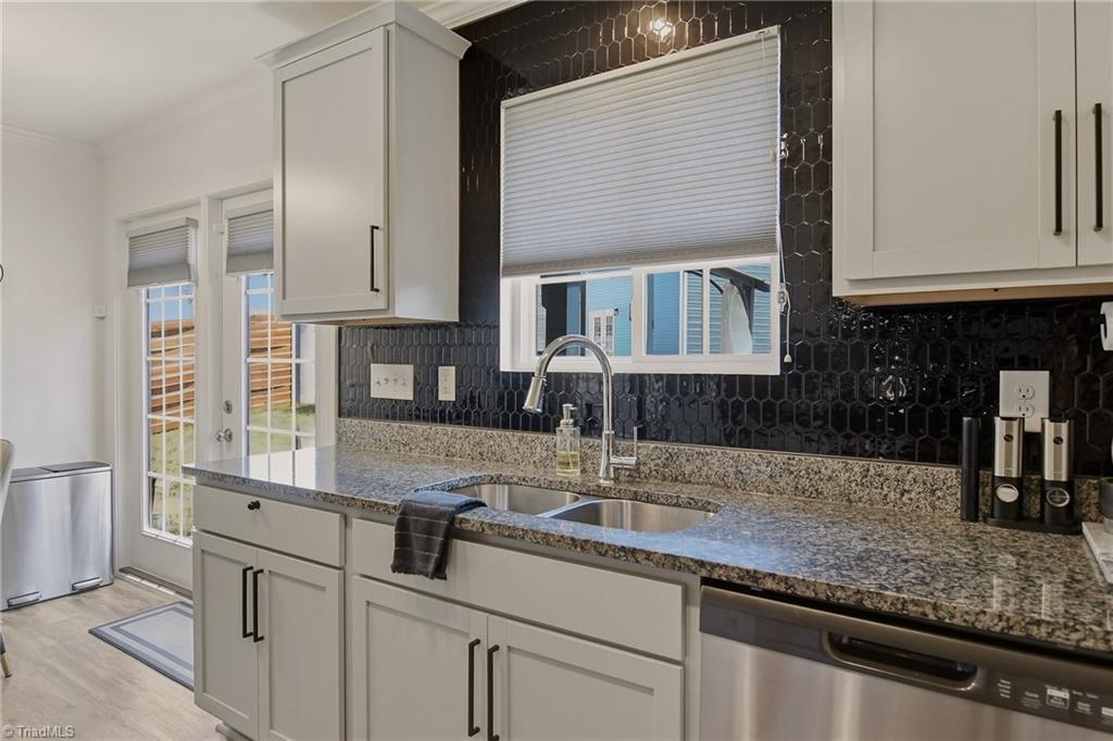 3904 Bissett Way Property Photo 14