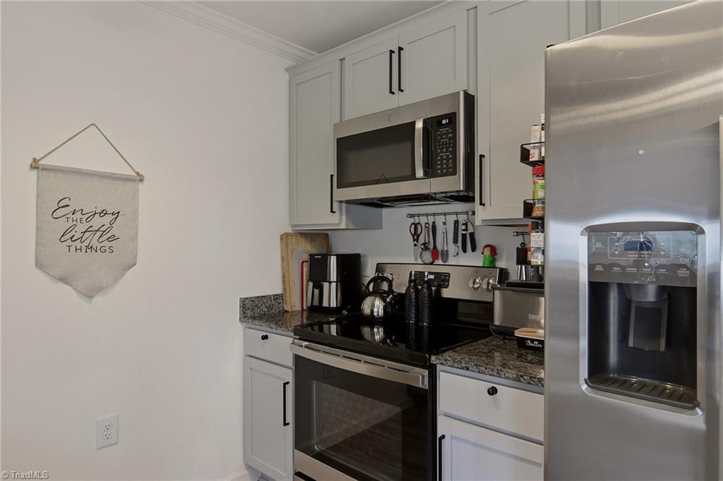 3904 Bissett Way Property Photo 15