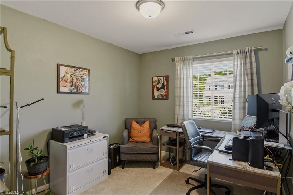 3904 Bissett Way Property Photo 20