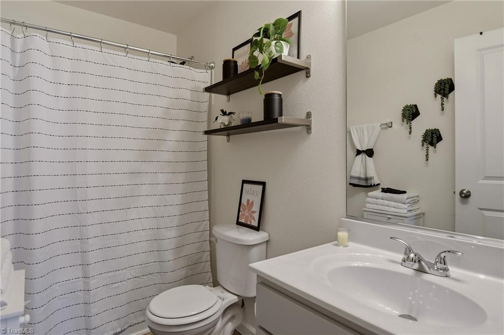 3904 Bissett Way Property Photo 25