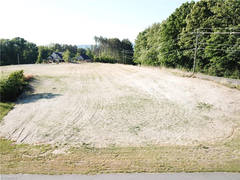 102 Flagstone Drive Property Photo 2