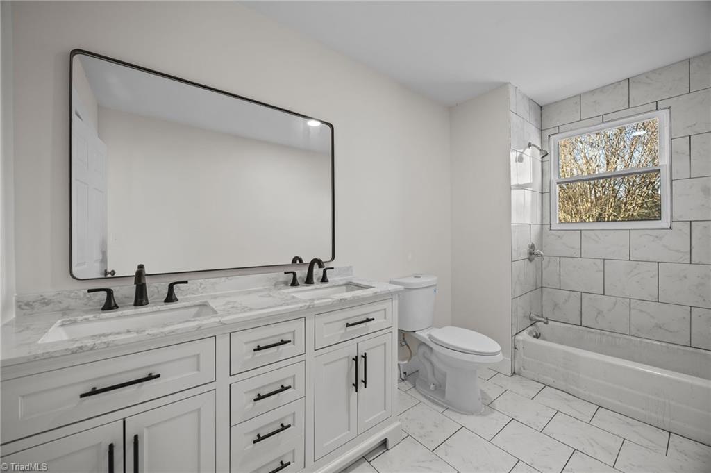 427 Wright Street Property Photo 10