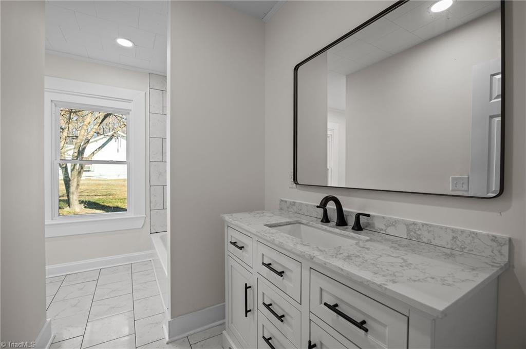427 Wright Street Property Photo 12