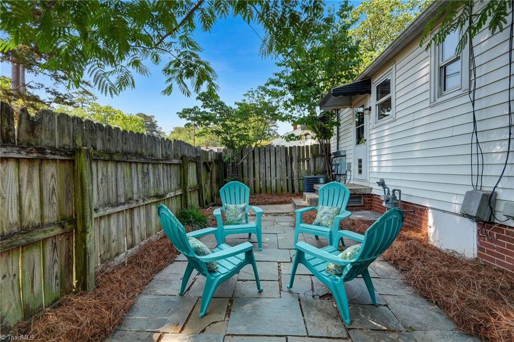 610 N Tremont Drive Property Photo 3