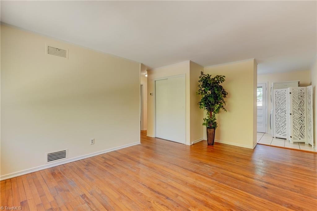 610 N Tremont Drive Property Photo 4