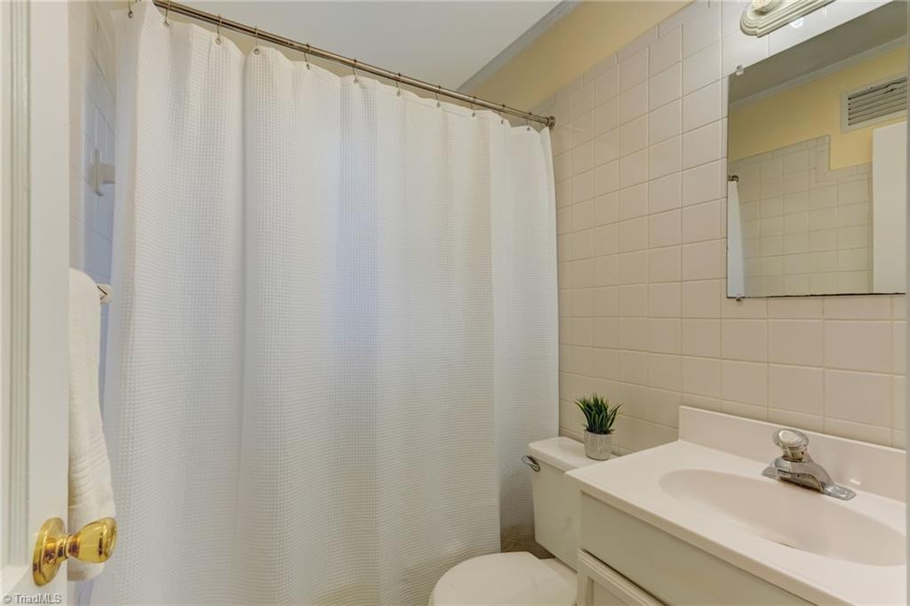 610 N Tremont Drive Property Photo 7