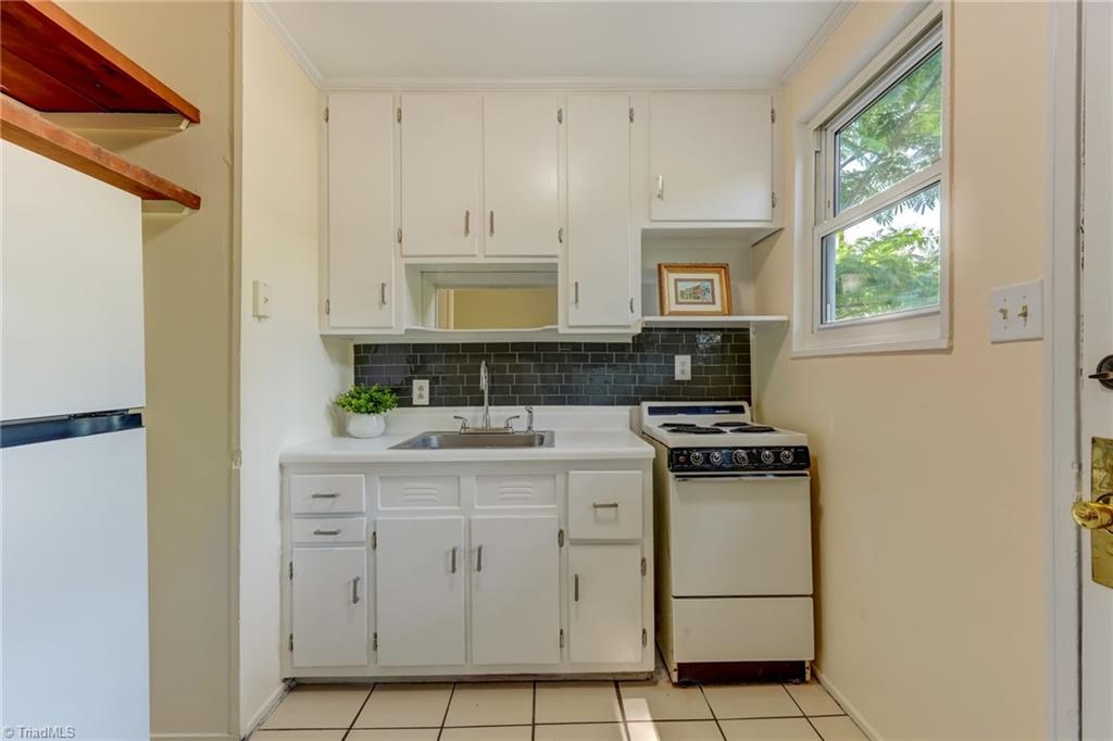 610 N Tremont Drive Property Photo 11