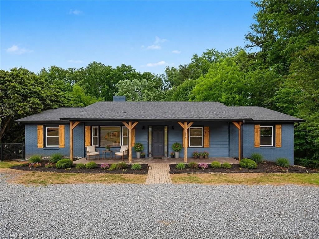 3927 Beacon Drive Property Photo 1