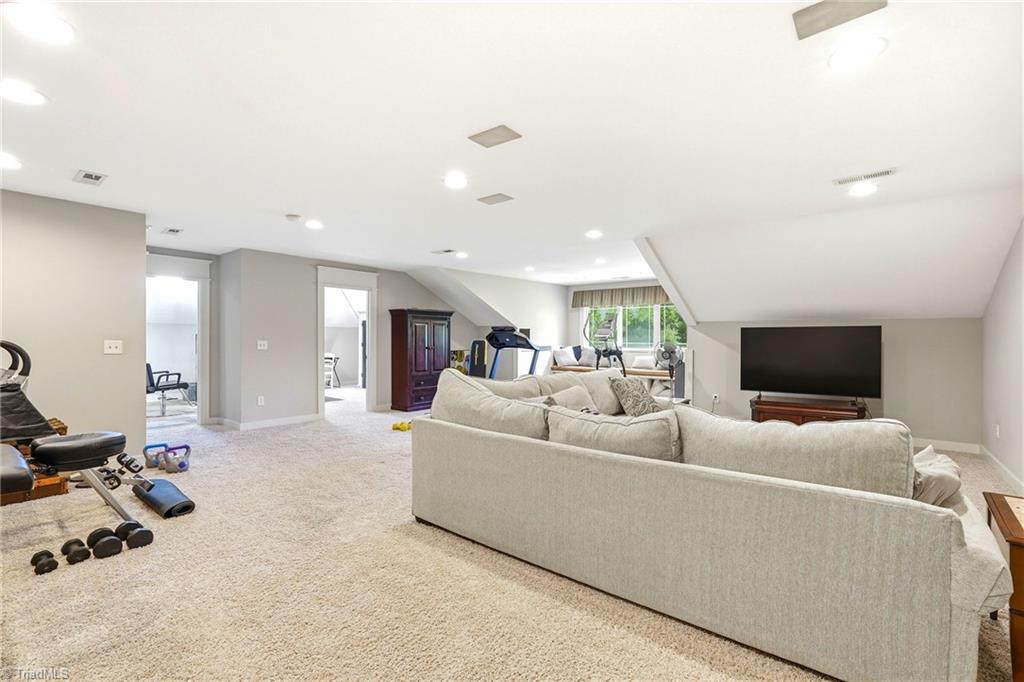 2105 Stone Ridge Place Property Photo 39