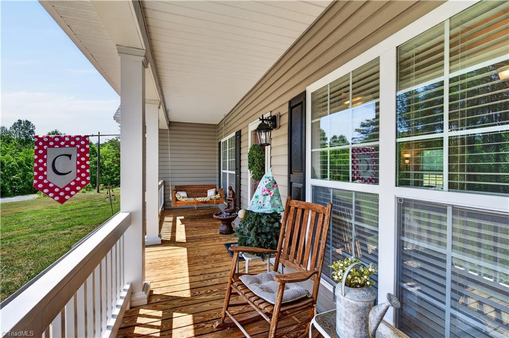 552 Tom Hunter Road Property Photo 3