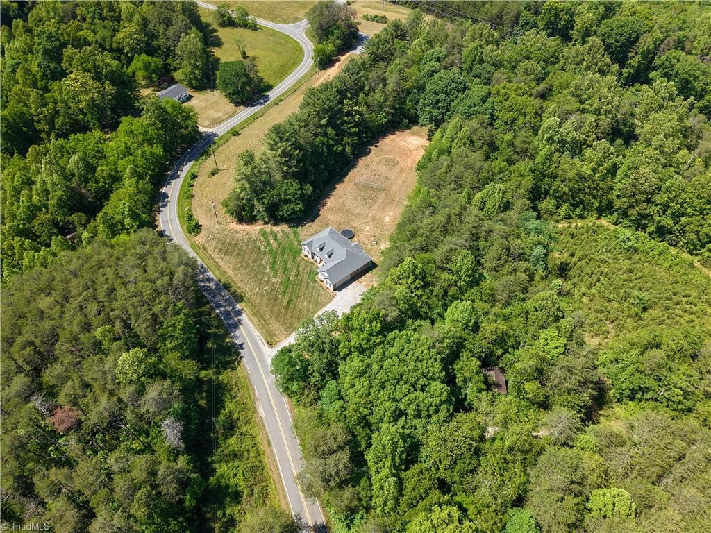 552 Tom Hunter Road Property Photo 4