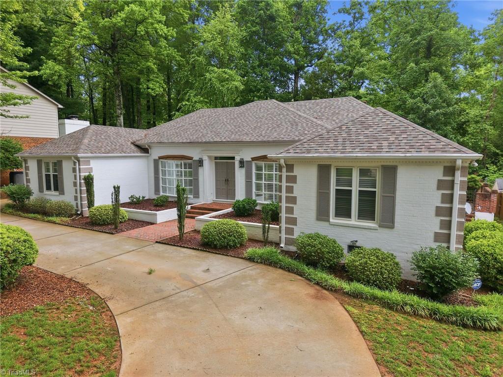 702 Westminster Drive Property Photo 6