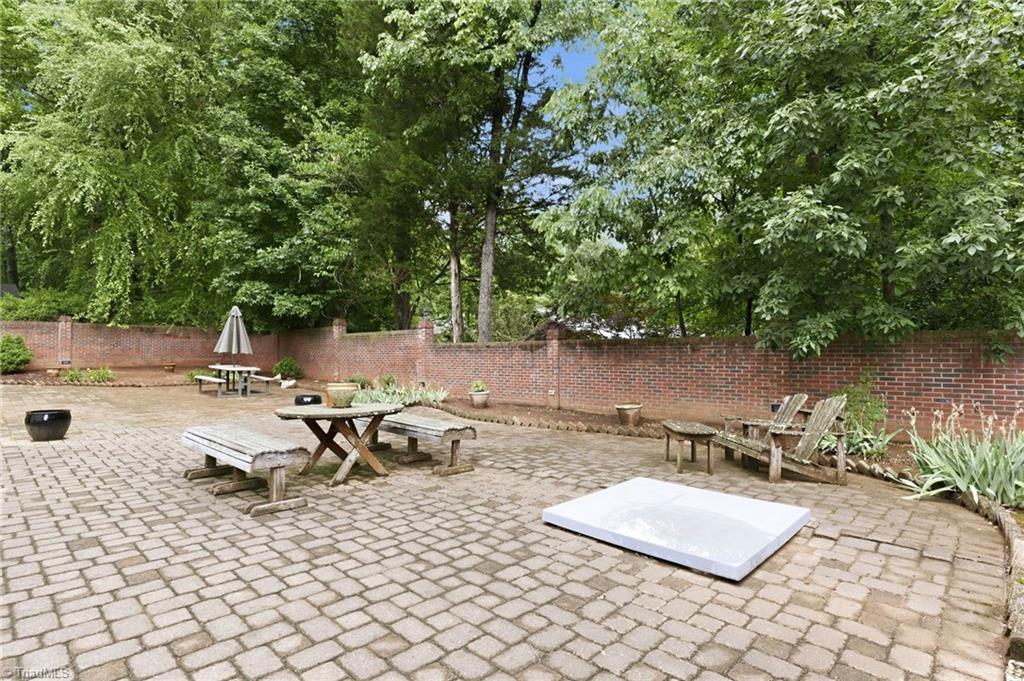 702 Westminster Drive Property Photo 38