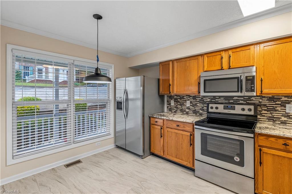246 Hampton Road # 8b Property Photo 4