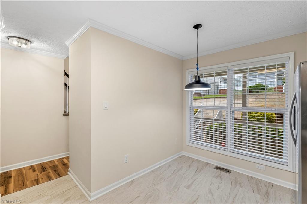 246 Hampton Road # 8b Property Photo 5