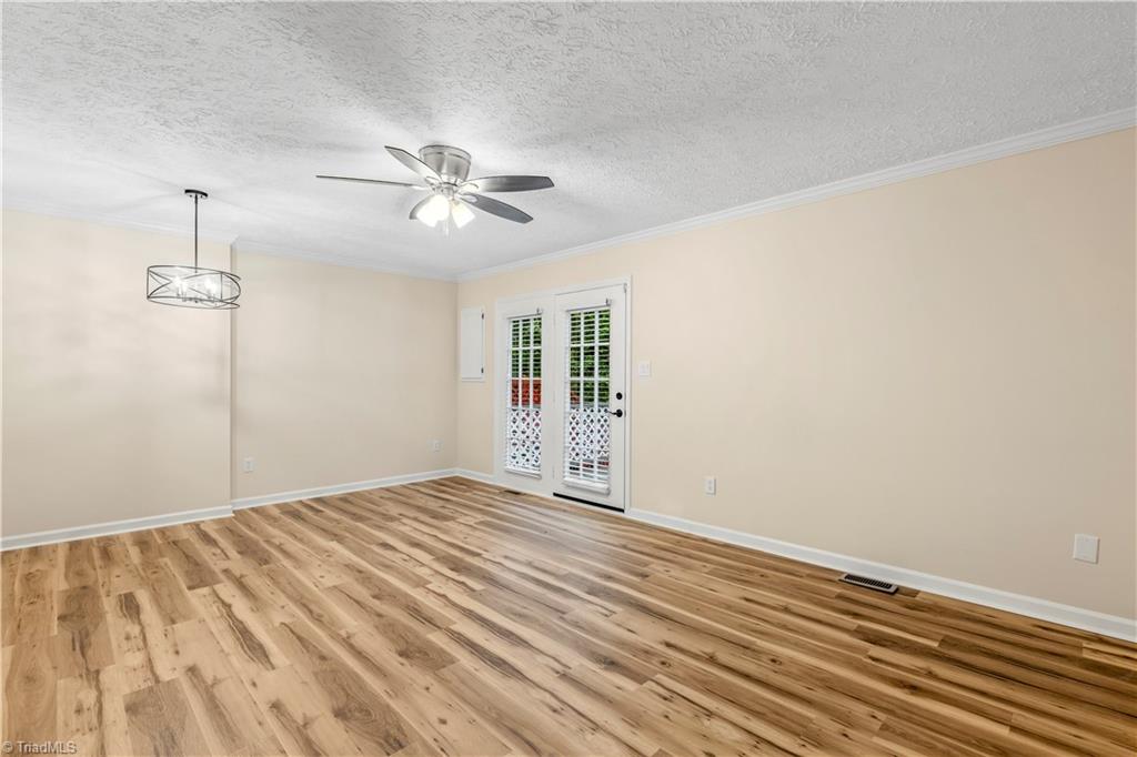 246 Hampton Road # 8b Property Photo 8