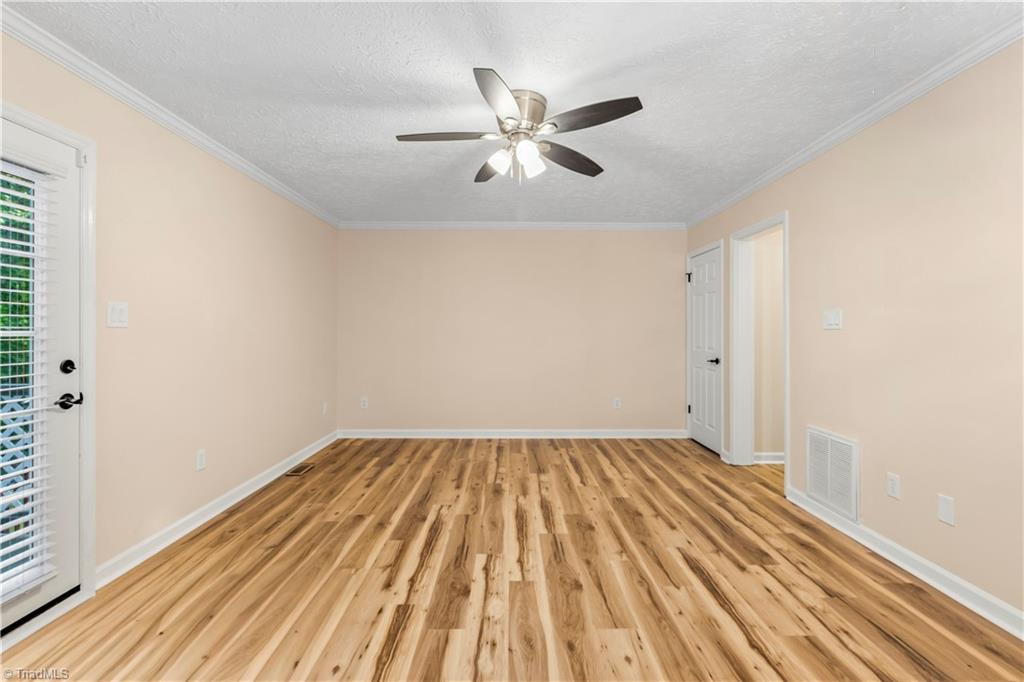 246 Hampton Road # 8b Property Photo 11
