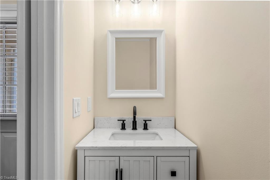 246 Hampton Road # 8b Property Photo 13