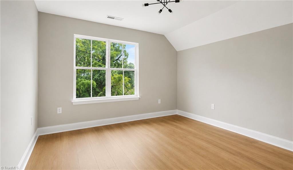 217 Lansdowne Street Property Photo 26