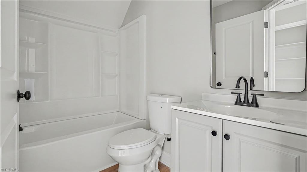 217 Lansdowne Street Property Photo 27