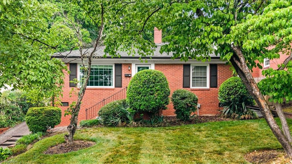 214 Mayflower Drive Property Photo 1