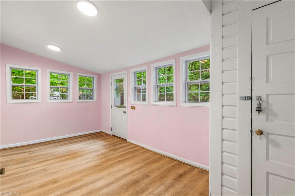 1915 W Academy Street Property Photo 19