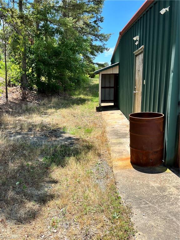 520 Commercial Boulevard Property Photo 8