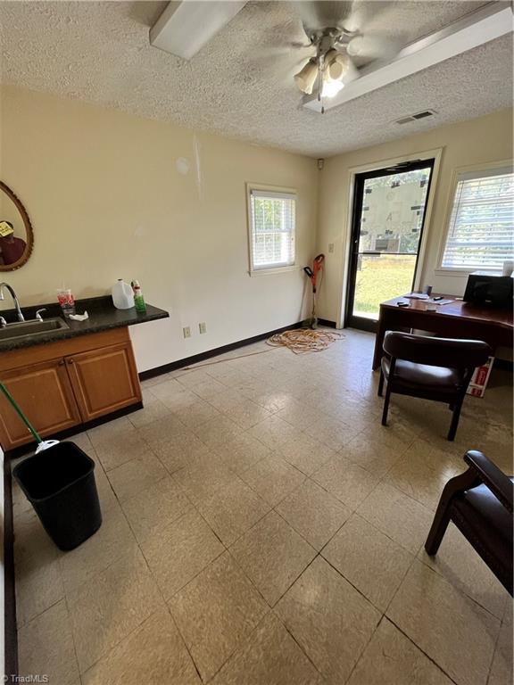 520 Commercial Boulevard Property Photo 27