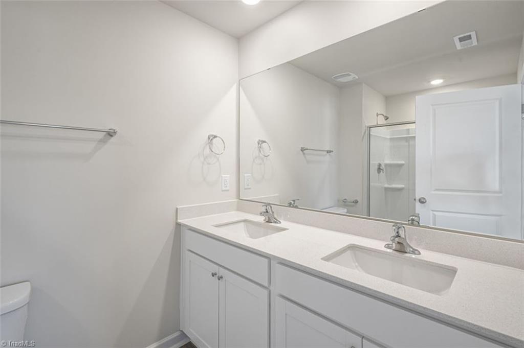 134 Greenbrier Way Property Photo 7