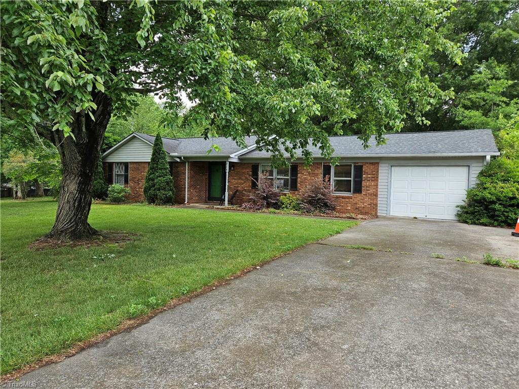 214 Mountainbrook Drive Property Photo 2