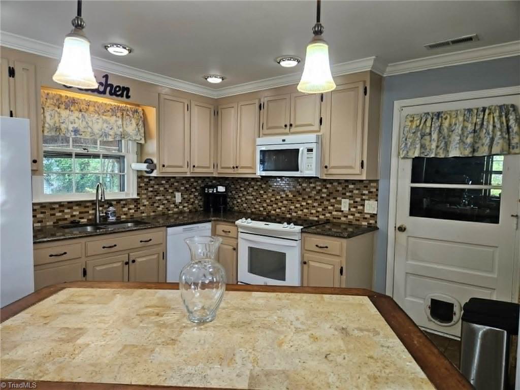 214 Mountainbrook Drive Property Photo 11