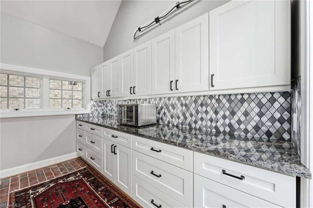 3356 Winston Drive Property Photo 12