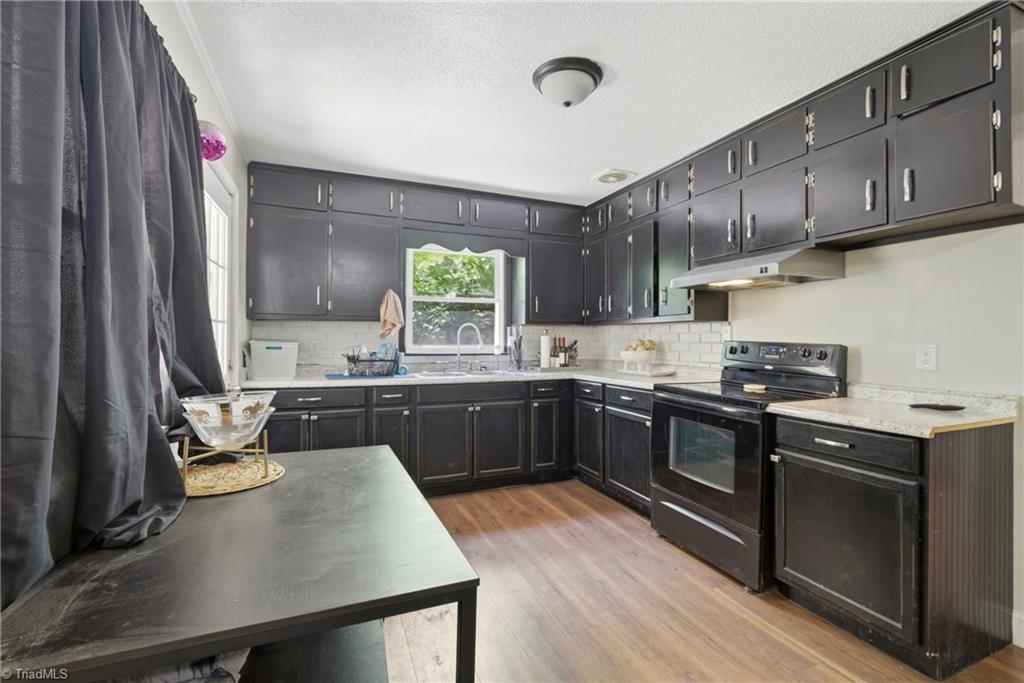 1608 E Cone Boulevard Property Photo 7
