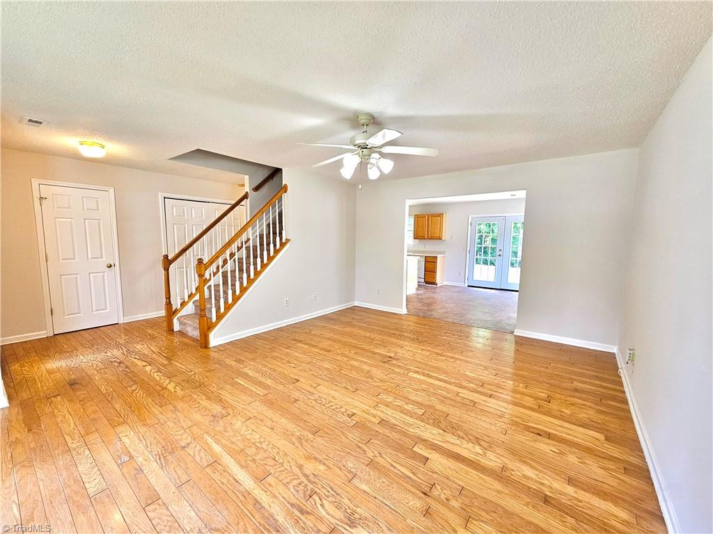 5715 River Glen Drive Property Photo 3