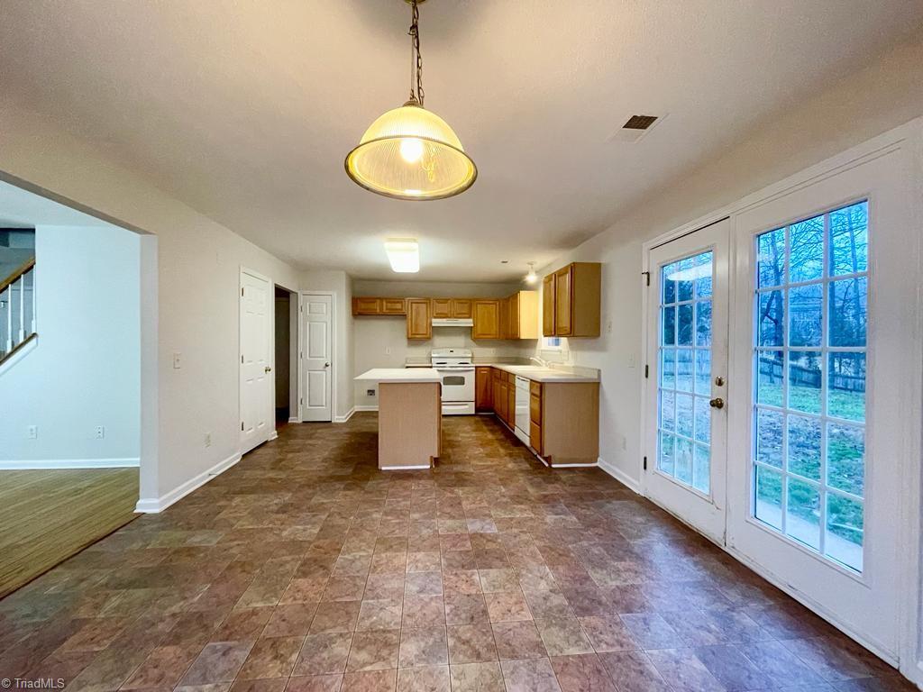 5715 River Glen Drive Property Photo 6